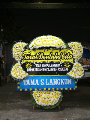 Papan Bunga Duka di Kencana